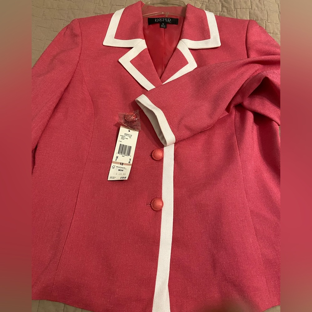 NWT Kasper Pink and White trim blazer 🥰